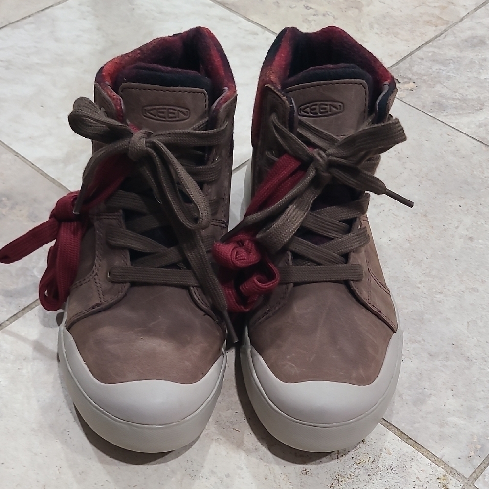 Keen Elena Brown High-Top Sneakers with Red Laces NWOT